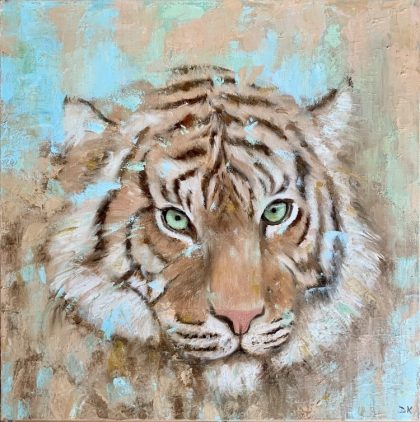 Peinture originale tigre de face, huile sur toile 60x60 cm, tons pastel bleu et sable, regard vert intense — La Douceur de l'Instinct, Deborah Kerner artiste peintre animalier
